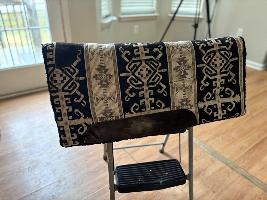 SHOWMAN Western pad (2)