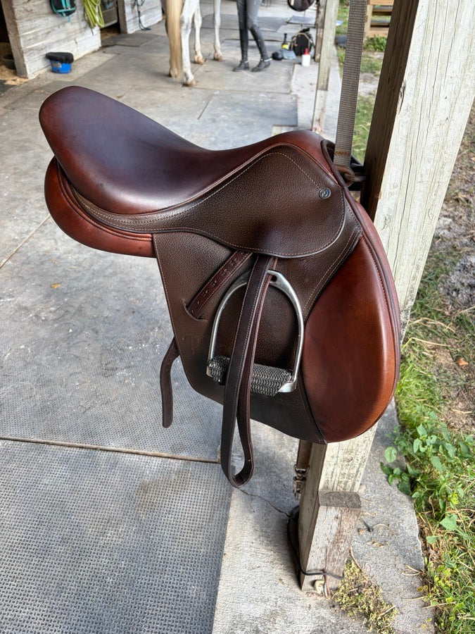 Other PJ saddle 16.5” (2)