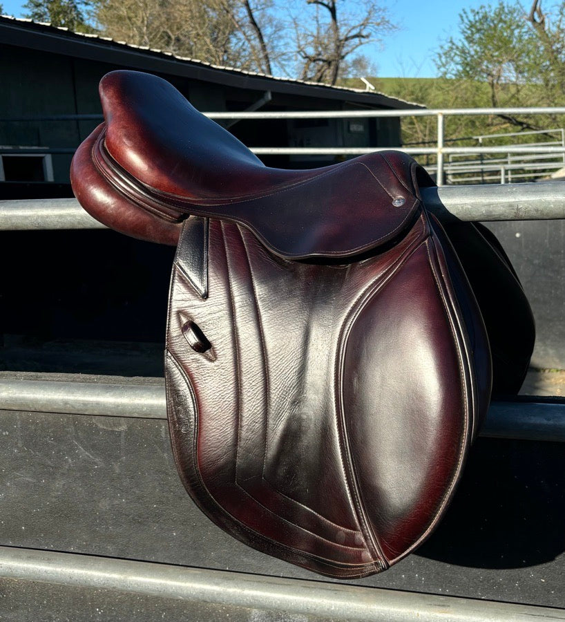 CWD CWD 17” Jumping Saddle (2)