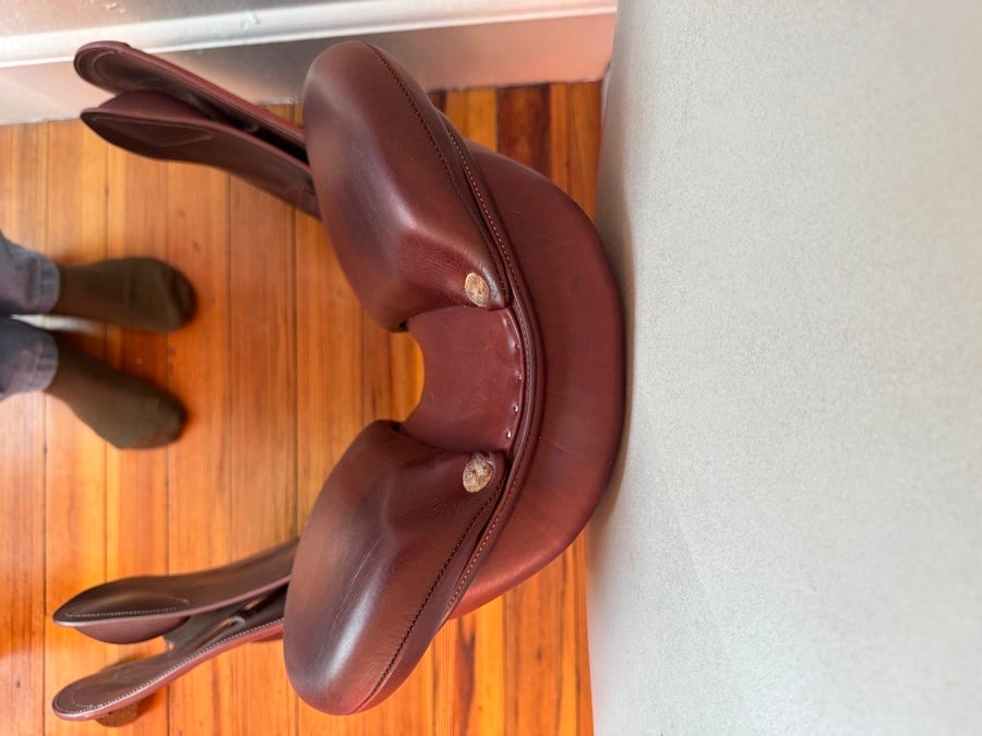 DEVOUCOUX 17.5” 2020 Devoucoux Biarritz O Saddle - 2A - Full Buffalo (7)