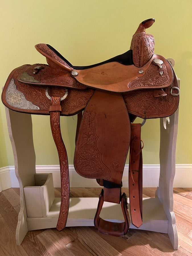 CIRCLE Y Circle Y Equitation Saddle 15.5” Reg Tree (2)