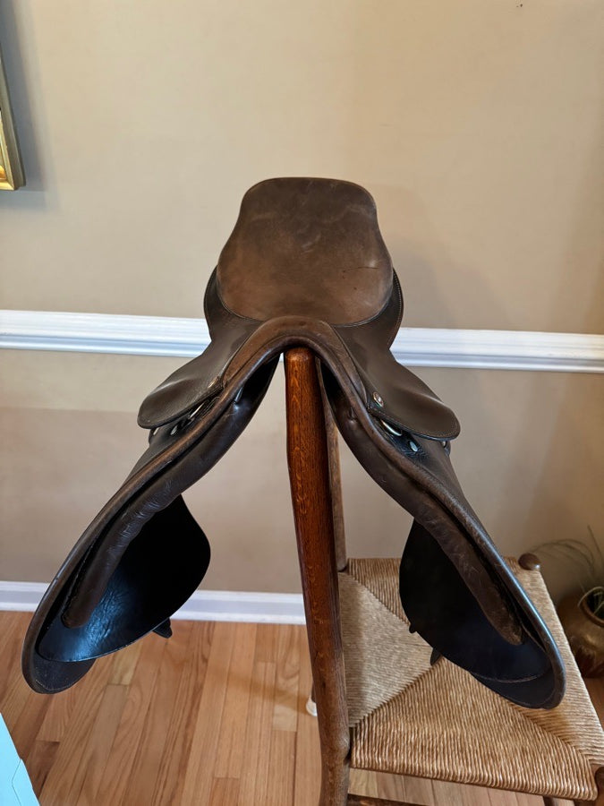 PEGASUS Imperial Pegasus Featherweight Event Saddle 17". (2)
