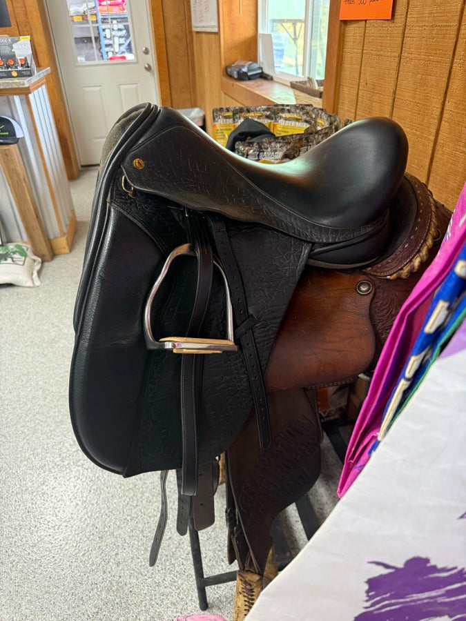 BLACK COUNTRY Dressage Saddle (2)