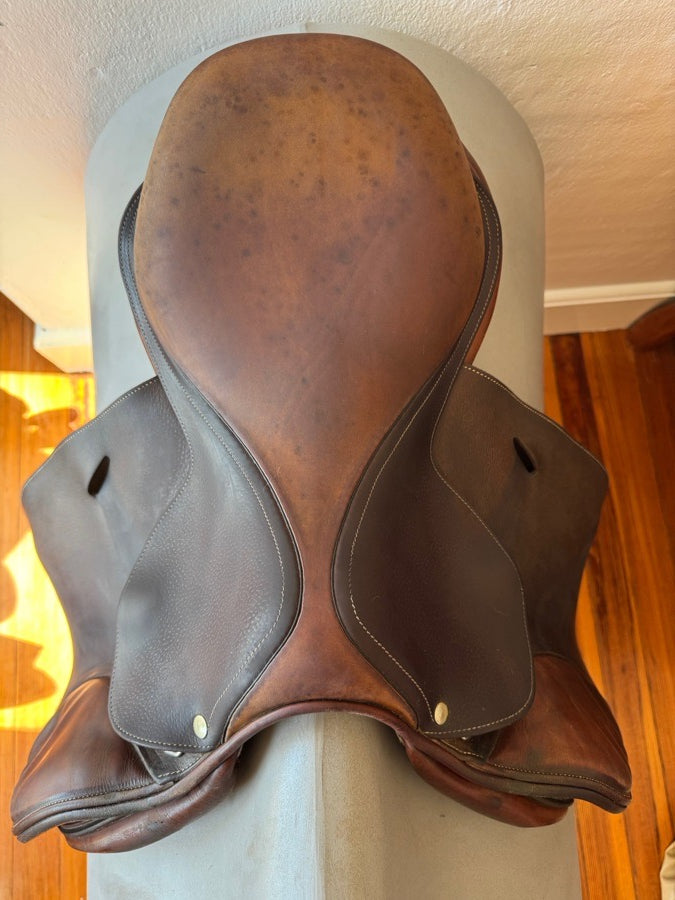 BUTET 17” Butet Saddle - “P” Seat - 1 Flaps (2)