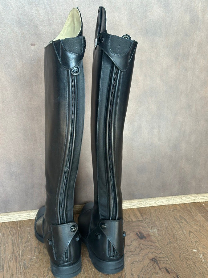 TUCCI Brand new tucci tall boots (2)