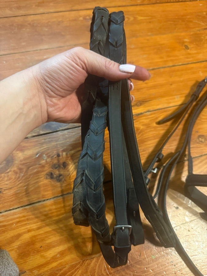 OTHER Black full sized bridle and reins (2)