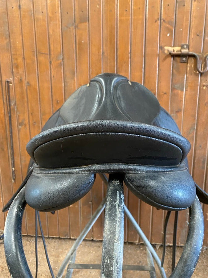 WINTEC Wintec Dressage Saddle with Cair (2)