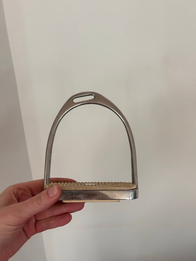 BATES Bates saddle and tack (7)