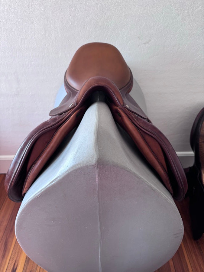 DEVOUCOUX 17.5” Devoucoux Oldara Saddle - 4A - Integrated Panels - IMMACULATE (5)