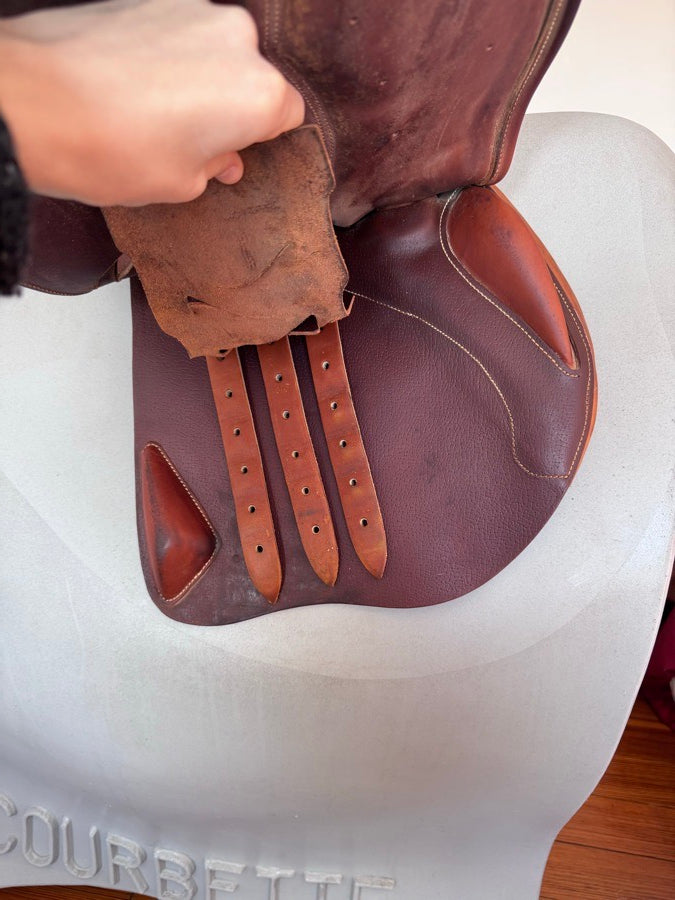 DEVOUCOUX 17.5” Devoucoux Oldara Saddle - 4A - Integrated Panels - IMMACULATE (6)