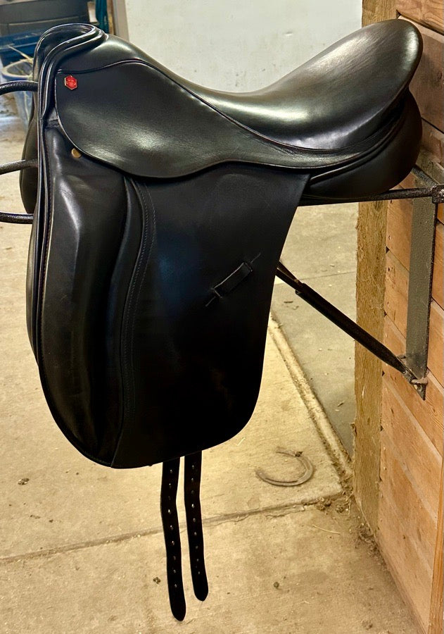 ALBION Albion Legend 5000 Dressage Saddle TB-M tree 18.5” seat (2)