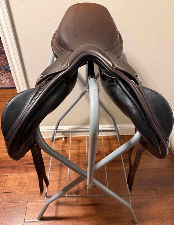 BATES Bates Advanata Monoflap Jump Saddle 17.5” (3)