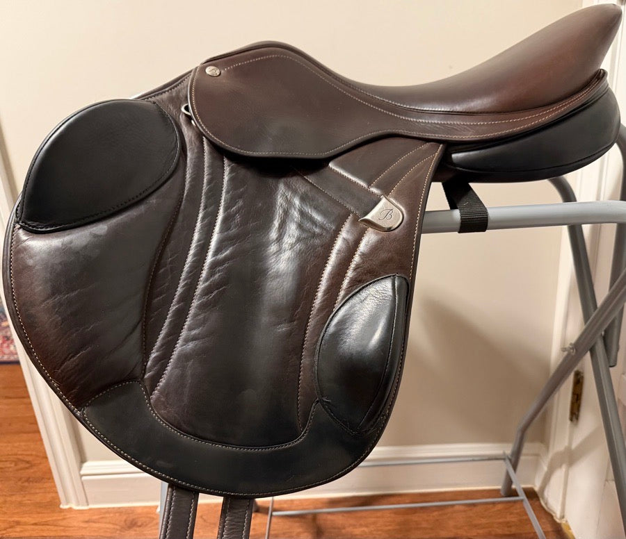 BATES Bates Advanata Monoflap Jump Saddle 17.5”