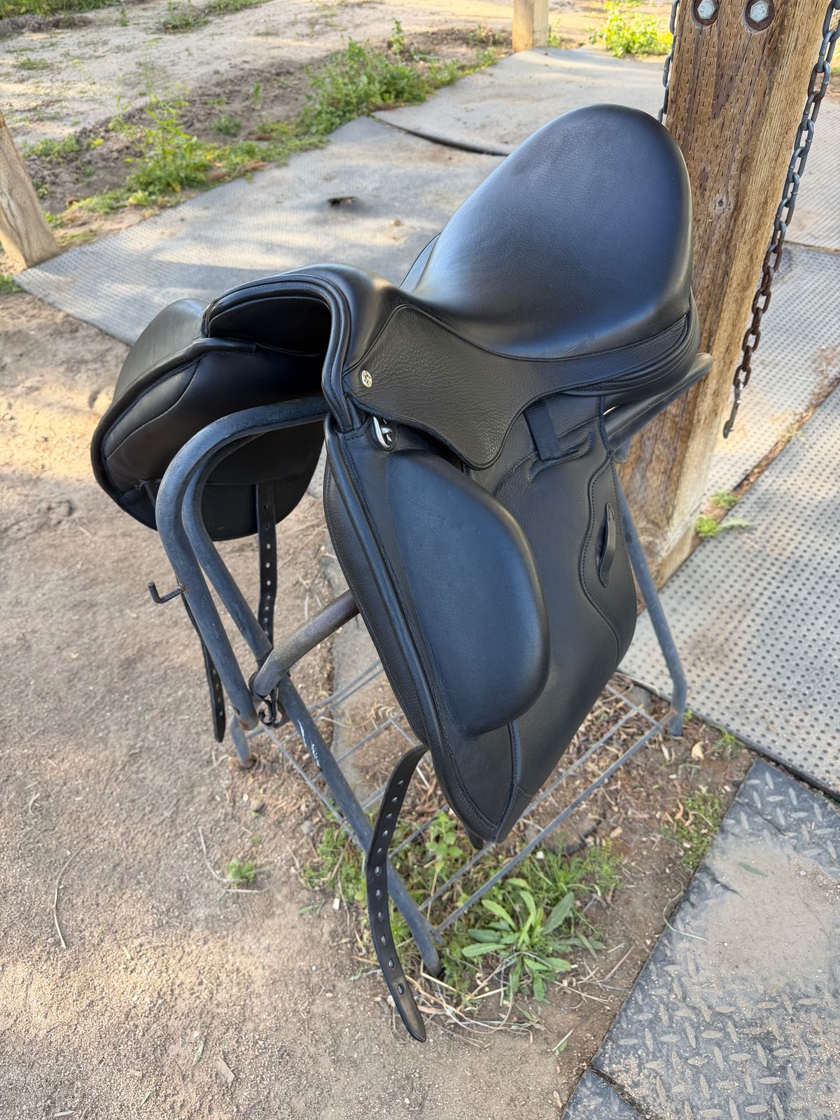 CUSTOM SADDLERY Envy Motion Dressage saddle 17.5 (8)