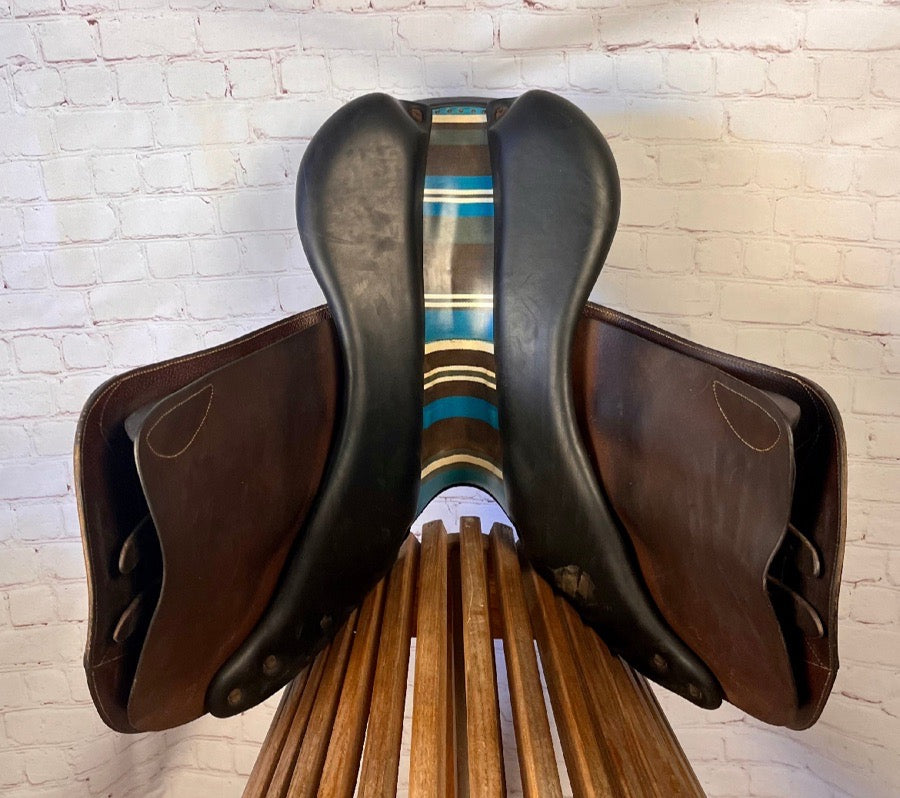 VOLTAIRE Voltaire | Stuttgart | 18” | 3AA (4)