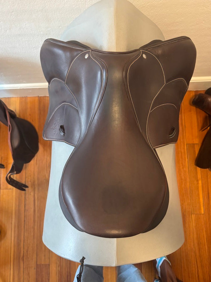 VOLTAIRE 18.5” 2023 Voltaire Palm Beach PRO Saddle - 2AR - Full Buffalo (8)