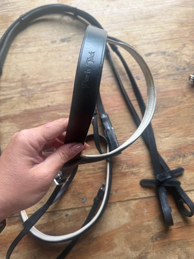 OTHER horse sized black and white bridle (4)