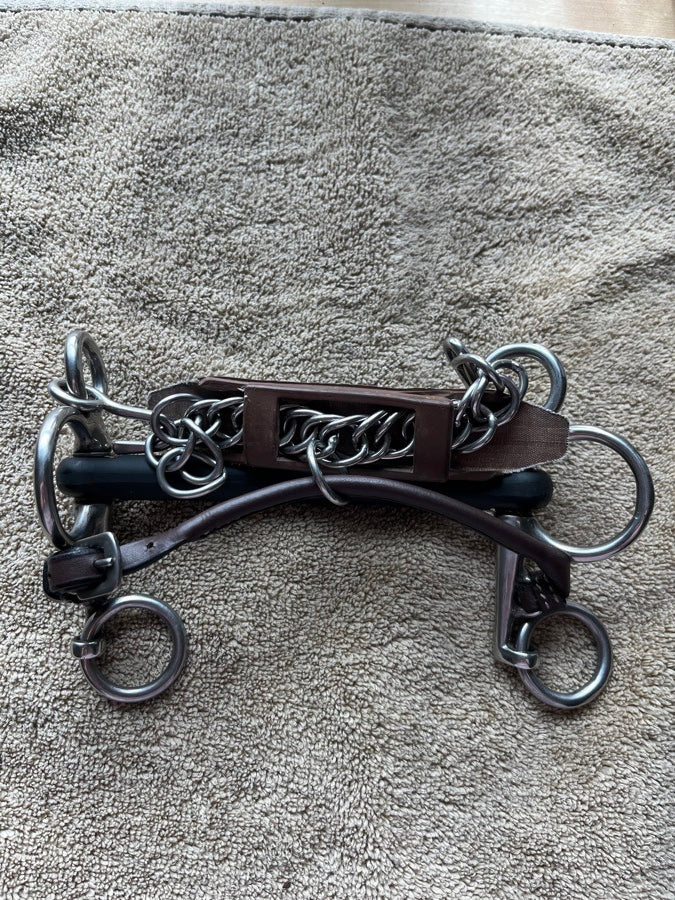 Other Rubber Covered Pelham with Chin Guard and Lip Strap (4)