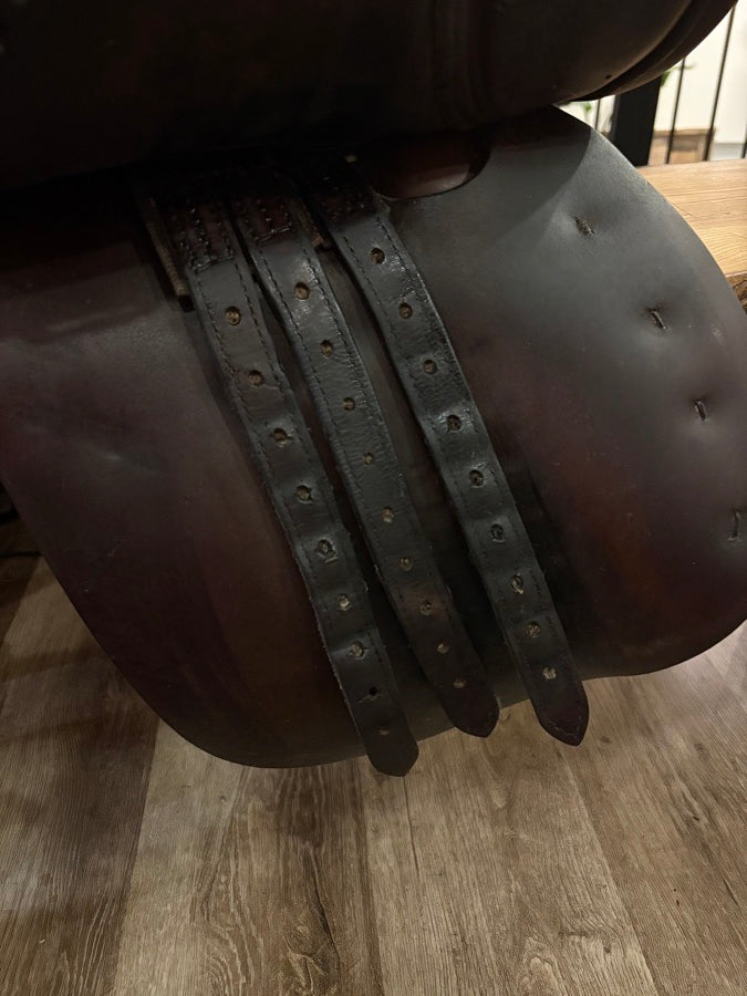 CROSBY 17” Crosby XL Saddle (5)