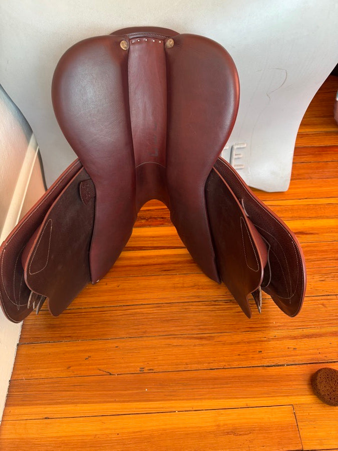 DEVOUCOUX 17.5” 2020 Devoucoux Biarritz O Saddle - 2A - Full Buffalo (8)