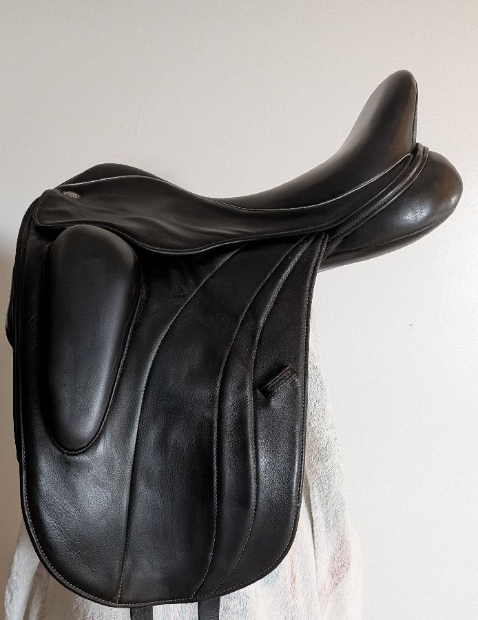 Other Fairfax Rebecca 17.5" Monoflap Dressage Saddle, Adjustable Gullet