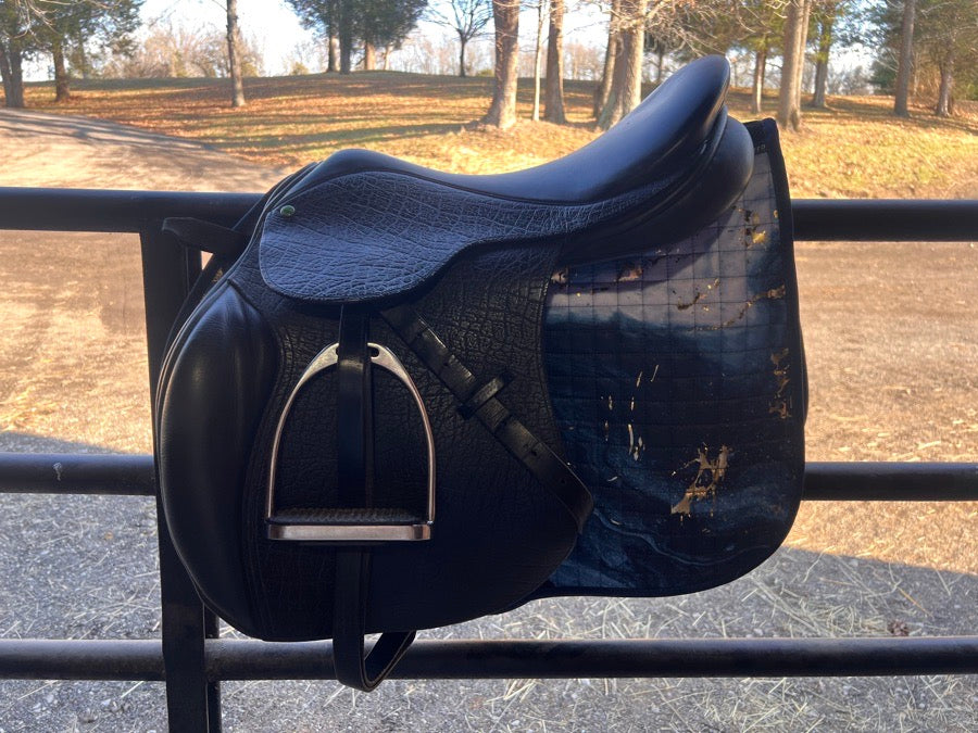COUNTY County Conquest Saddle (2)
