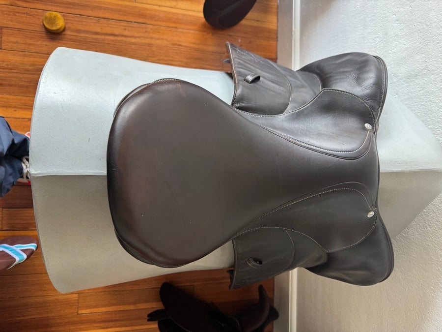 VOLTAIRE 18.5” Voltaire Stuttgart PRO Saddle - 2017 - 4AAR - full Buffalo (4)