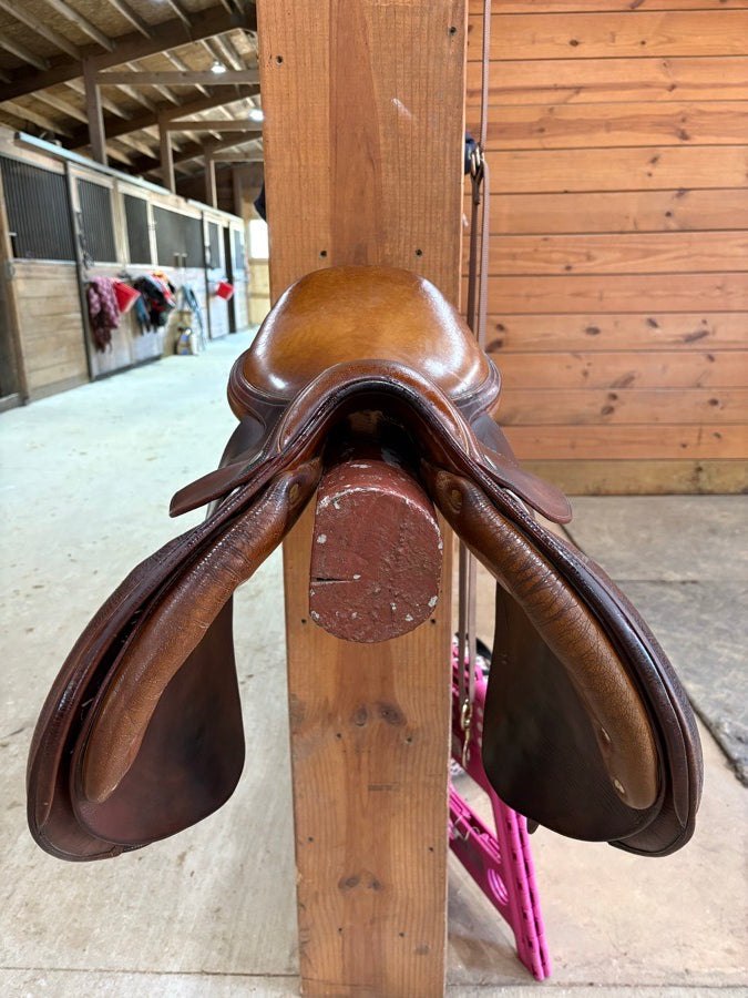 CHILDERIC Childeric 16.5 Close Contact Saddle (2)