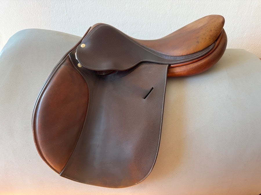BUTET 17” Butet Saddle - “P” Seat - 1 Flaps