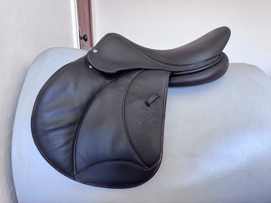 VOLTAIRE 17.5” 2020 Voltaire Stuttgart PRO Saddle - 3A - Full Buffalo - Flawless! (2)