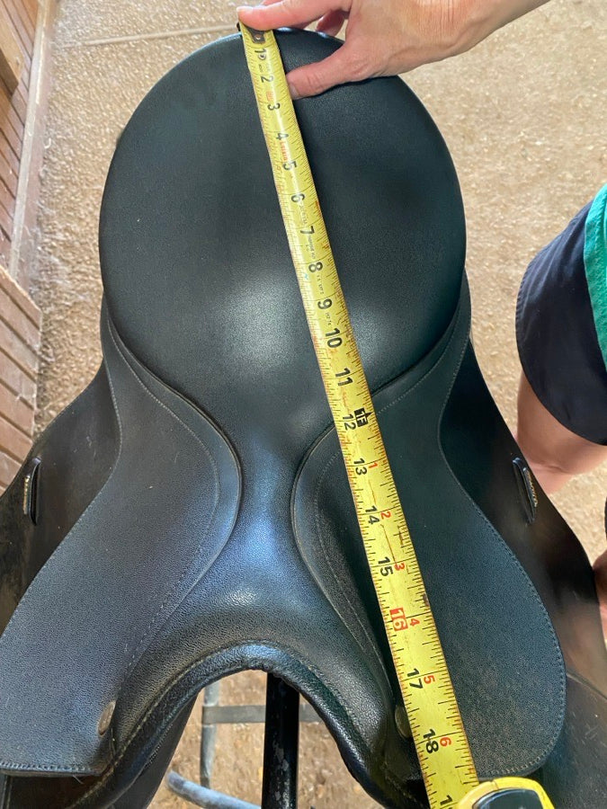 WINTEC Wintec Dressage Saddle with Cair (4)