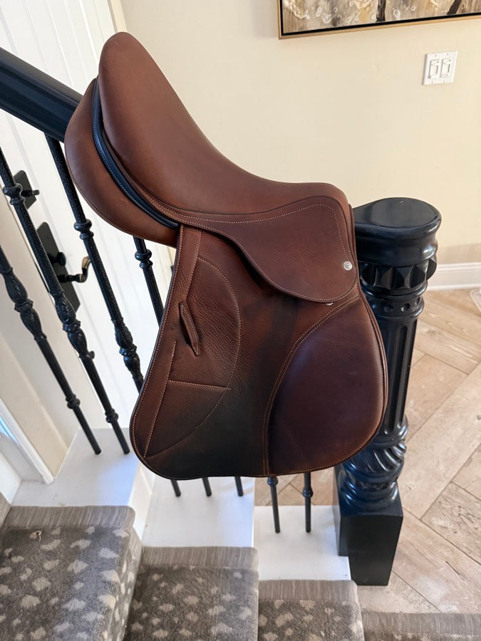 ARION Arion Custom NAVY BLUE PIPING - 17” HUNTER/JUMPER Saddle (6)