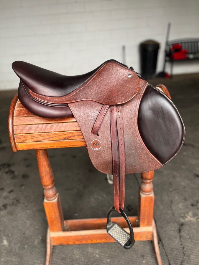 MEYER Meyer Saddle - 2022 17” (2)
