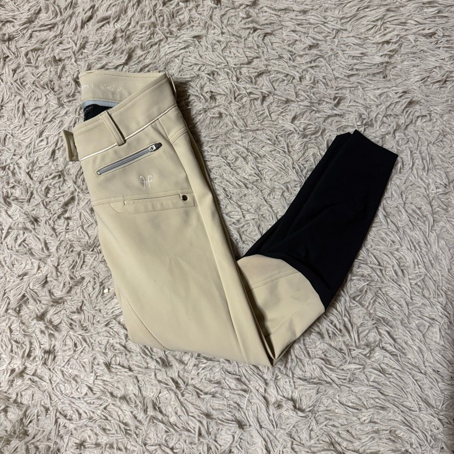 Women’s XS Tan Horse Pilot Knee Patch Horseback Riding Breeches. Good Condition.