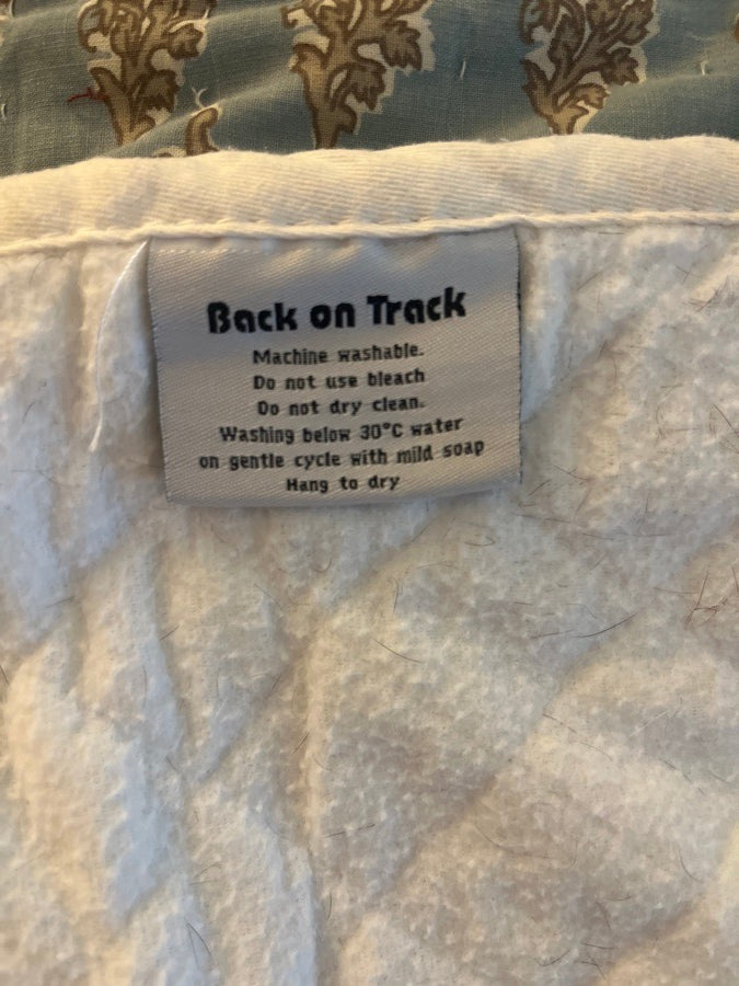 BACK ON TRACK Back on Track Babg Pad White (3)