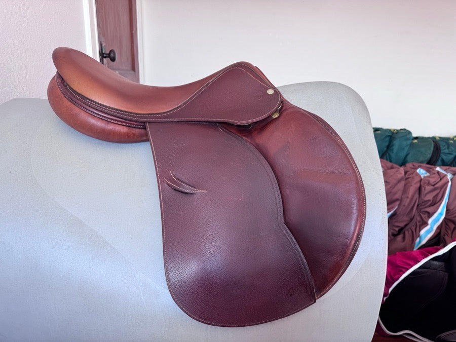 DEVOUCOUX 17.5” Devoucoux Oldara Saddle - 4A - Integrated Panels - IMMACULATE (8)