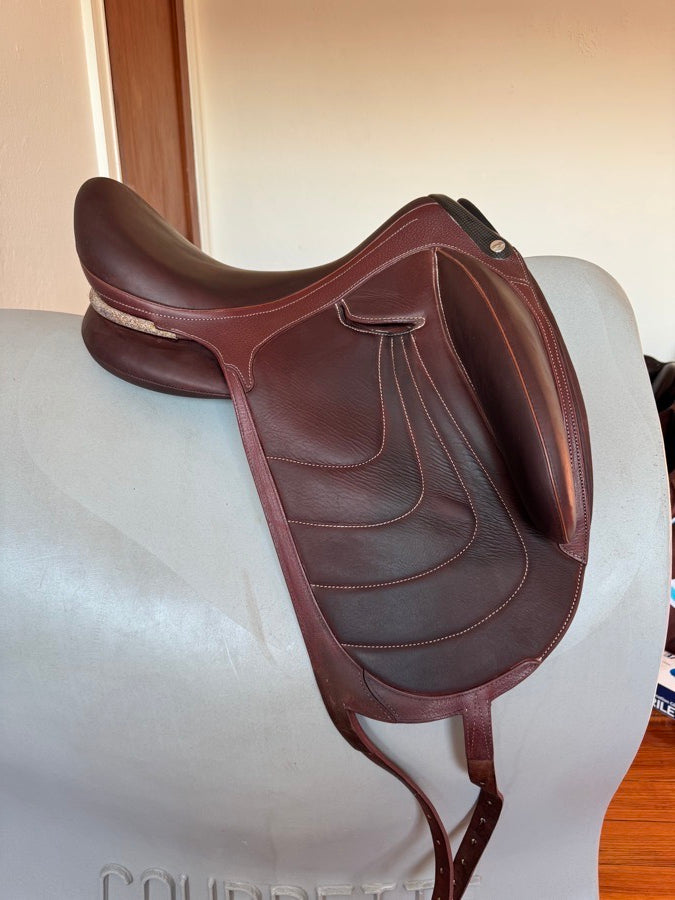 DEVOUCOUX 17.5” 2022 Devoucoux Makila Harmonie S Dressage Saddle - Full Buffalo - 2AA (7)