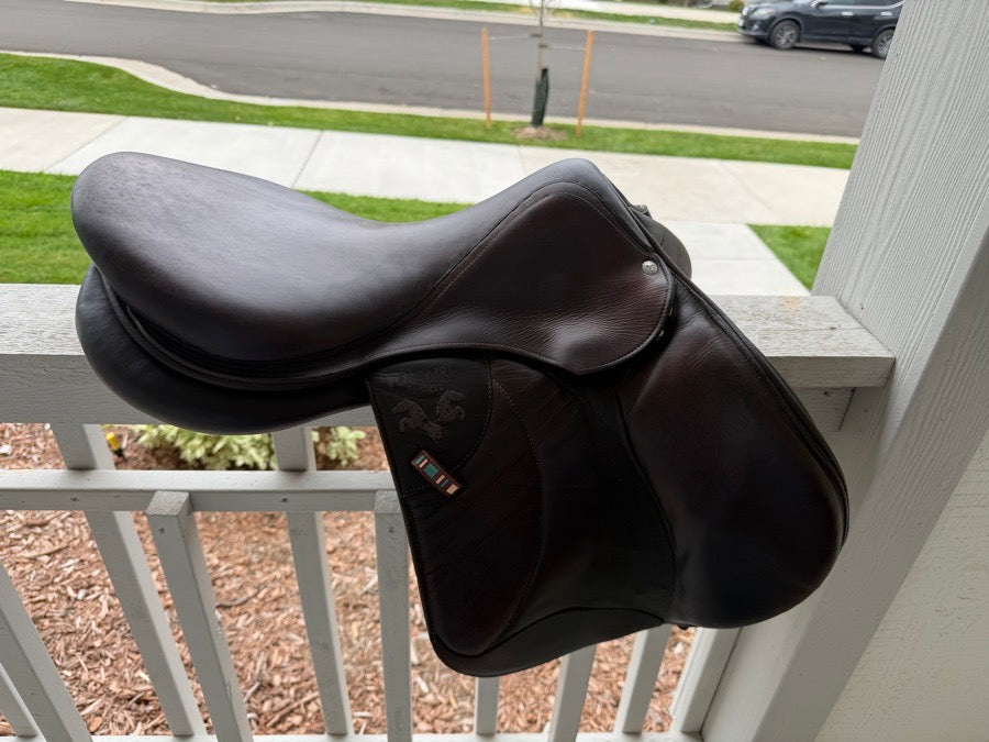 VOLTAIRE Voltaire 2015 18” 2AA Saddle (4)