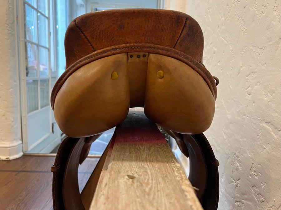 CROSBY Crosby 17" English Saddle (5)
