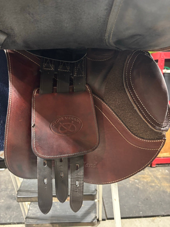 Other Ryder Riviera jump saddle 16.5MW (5)