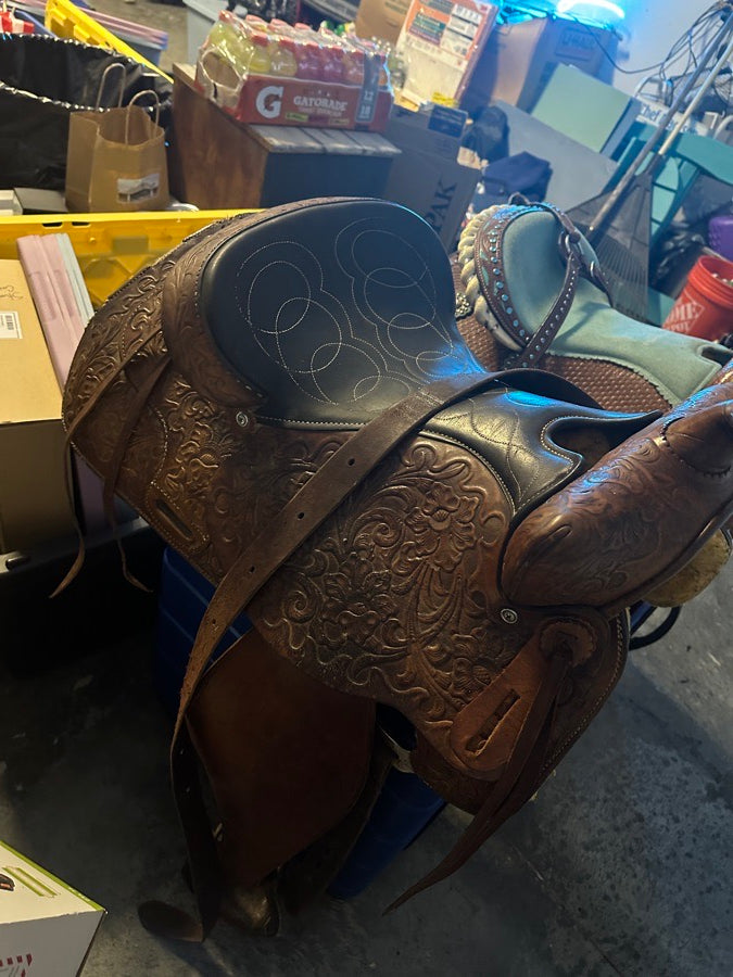 Other Western trail saddle 15in (3)