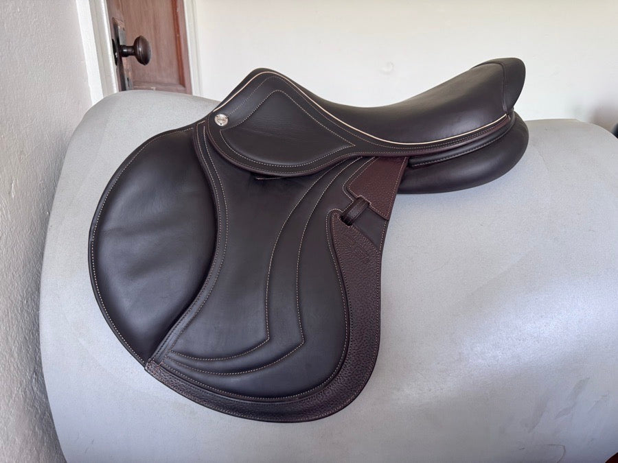 CWD 17” CWD Mademoiselle 2Gs Saddle - 2C - Full Buffalo - LIKE NEW!