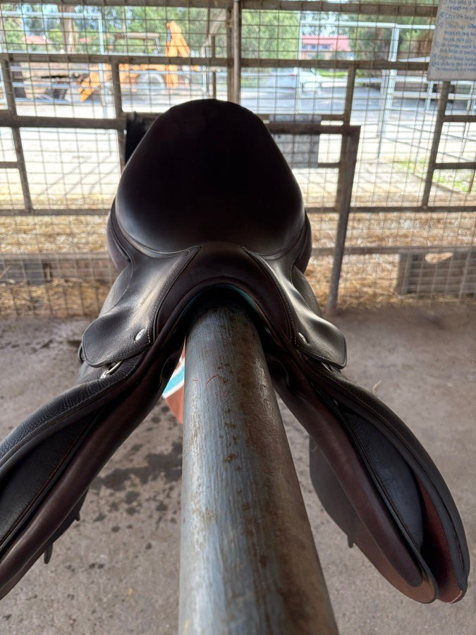 VOLTAIRE Voltaire Saddle 18” (4)