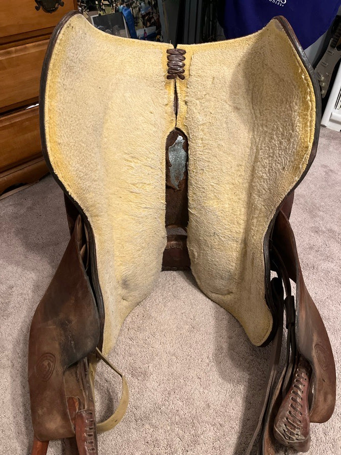 HEREFORD Western saddle (4)