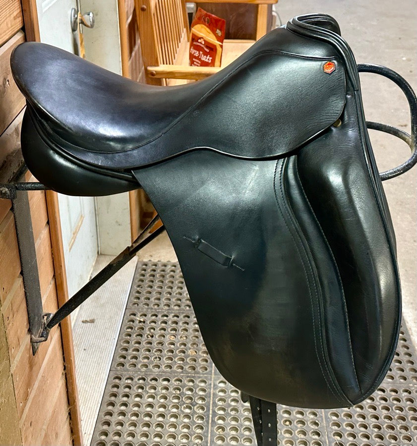ALBION Albion Legend 5000 Dressage Saddle TB-M tree 18.5” seat