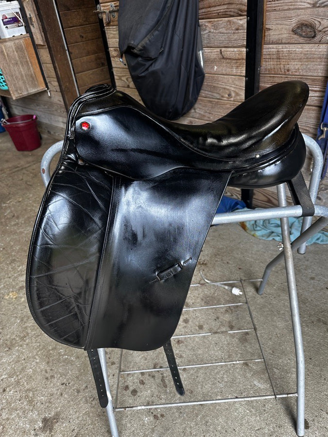 ALBION Albion dressage saddle