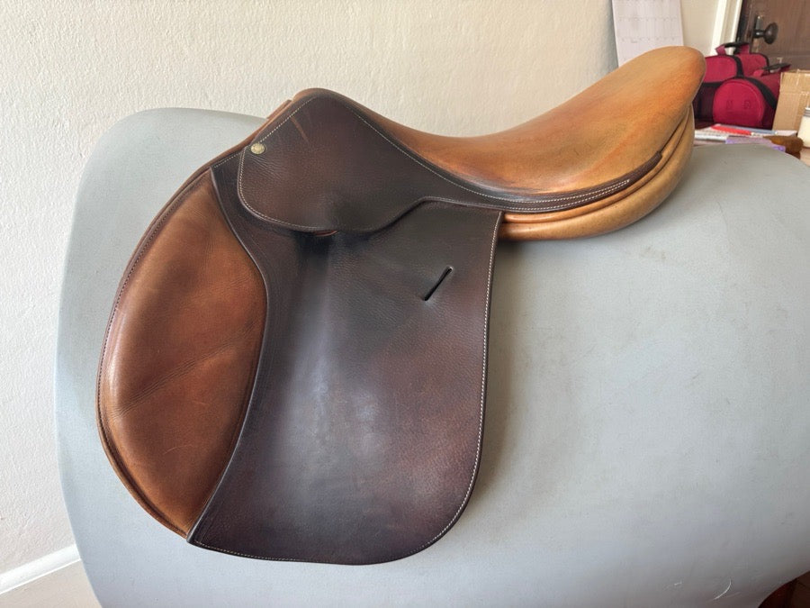 BUTET 18” 2004 Butet Saddle - L Seat - 2 Flaps