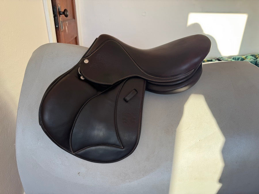 VOLTAIRE 15.5” 2022 Voltaire Welli Child / Pony Saddle - Full Buffalo - MINT!