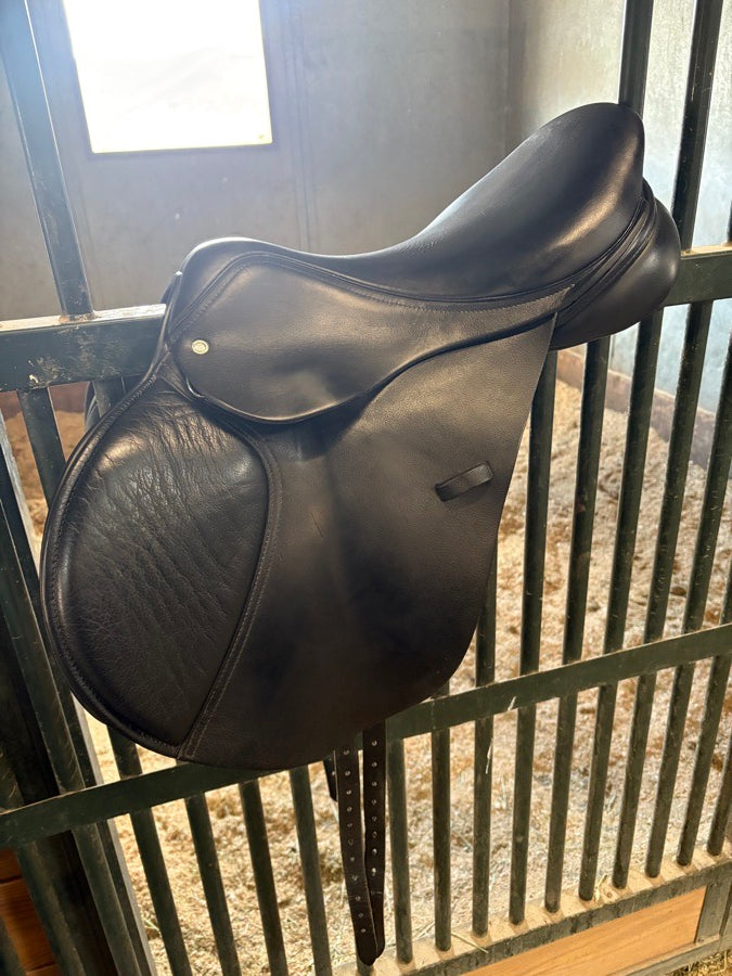 CUSTOM SADDLERY 17.5″ Custom Saddlery Fleur De Lys *Wool Flocked*