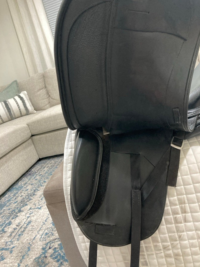 SCHLEESE Schleese Infinity II 17.5” Dressage Saddle (2)